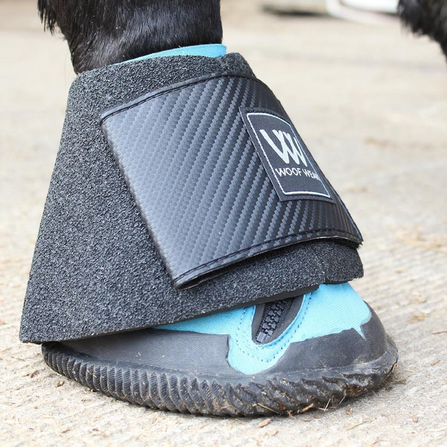 5-925593-bluewithbellboot.jpg