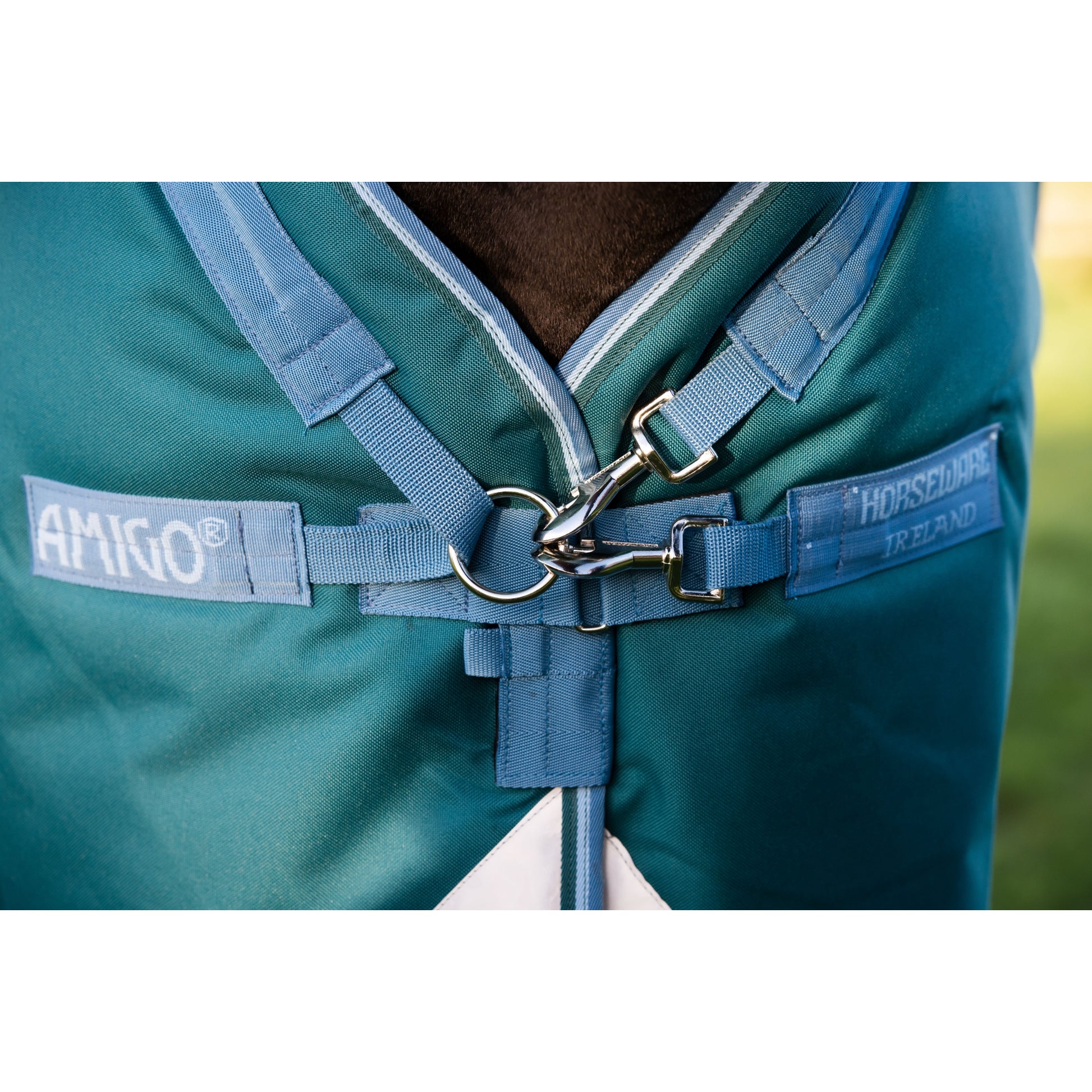 Amigo Bravo 12 Plus 400g V-Front Turnout Blanket