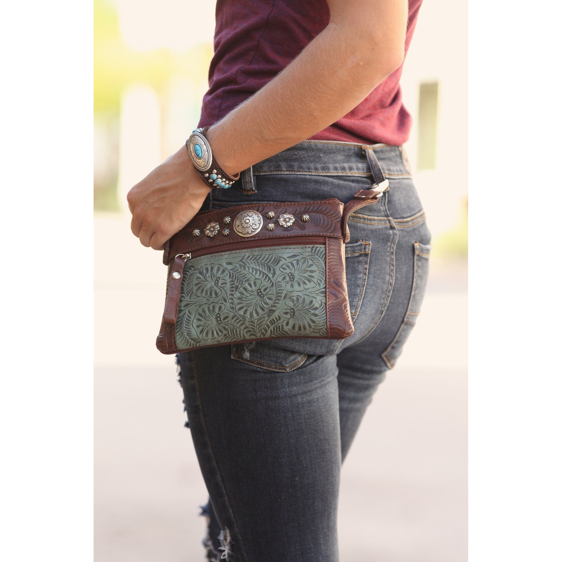 American West Trail Rider Crossbody/Hip Bag with Detachable Stap