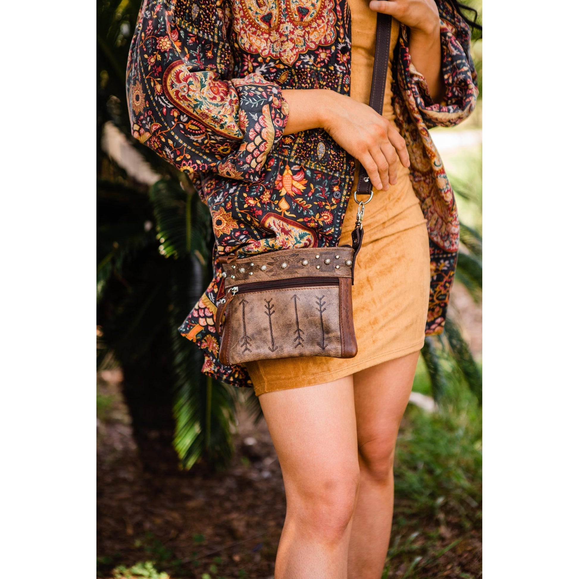 American West Trail Rider Crossbody/Hip Bag with Detachable Stap