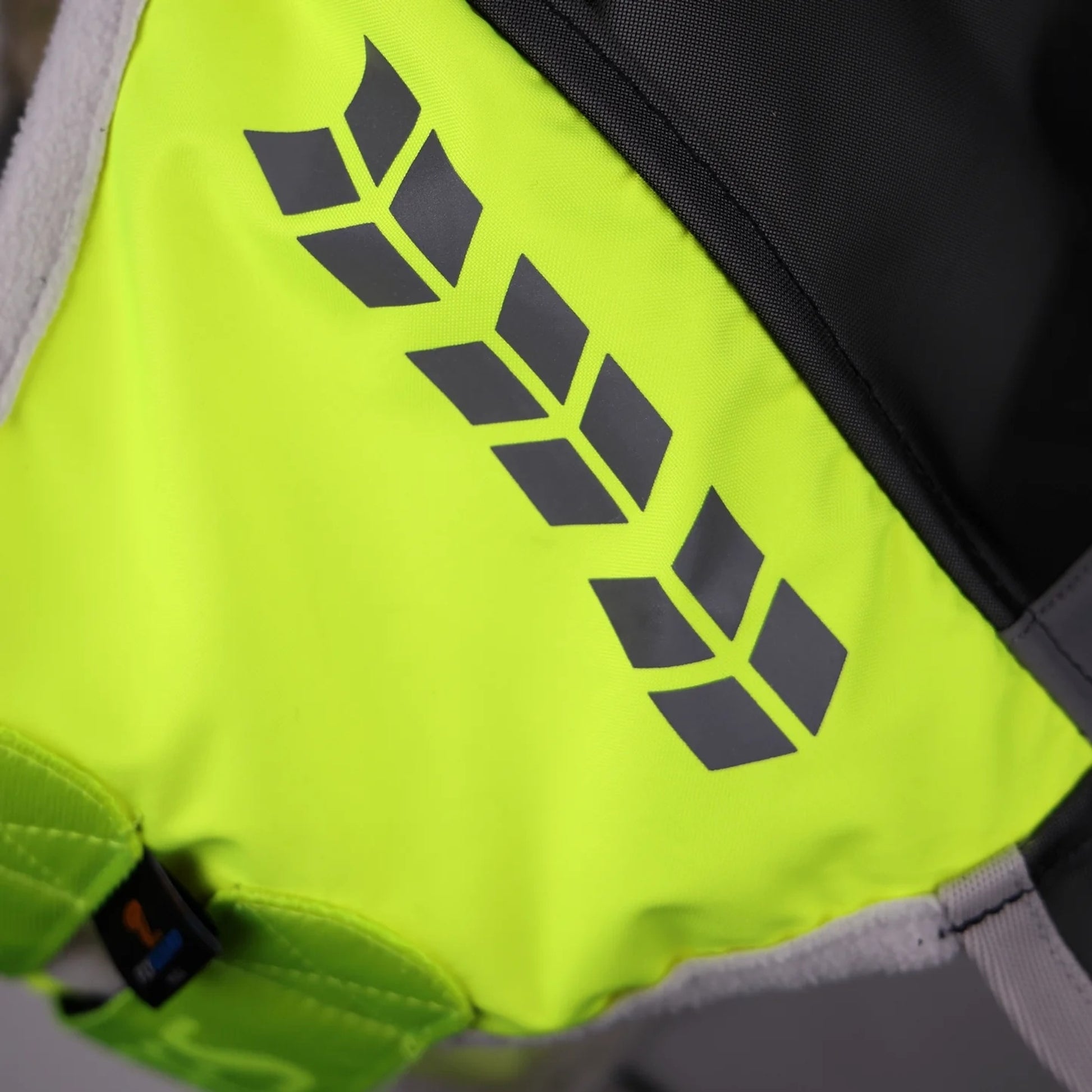 Shires FlyGuard Pro Hi-Viz Fine Mesh Fly Mask with Ears & Nose Fringe