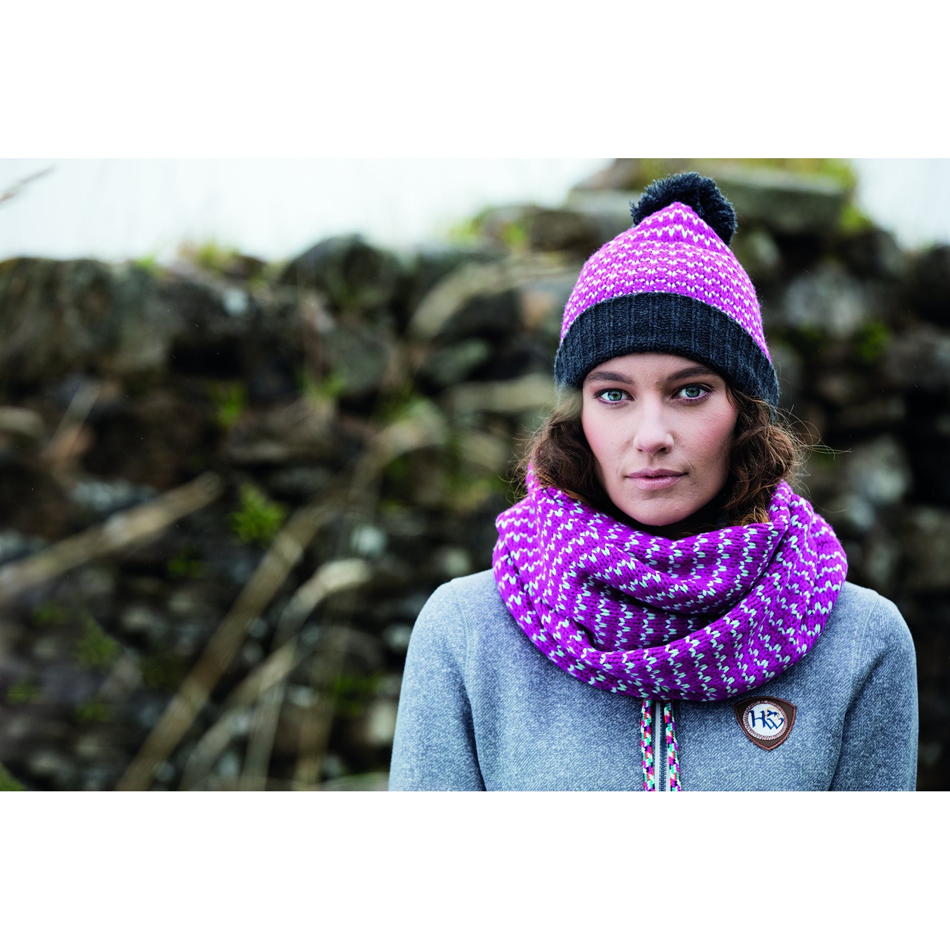 Horseware Ladies Bobble Hat & Scarf Set
