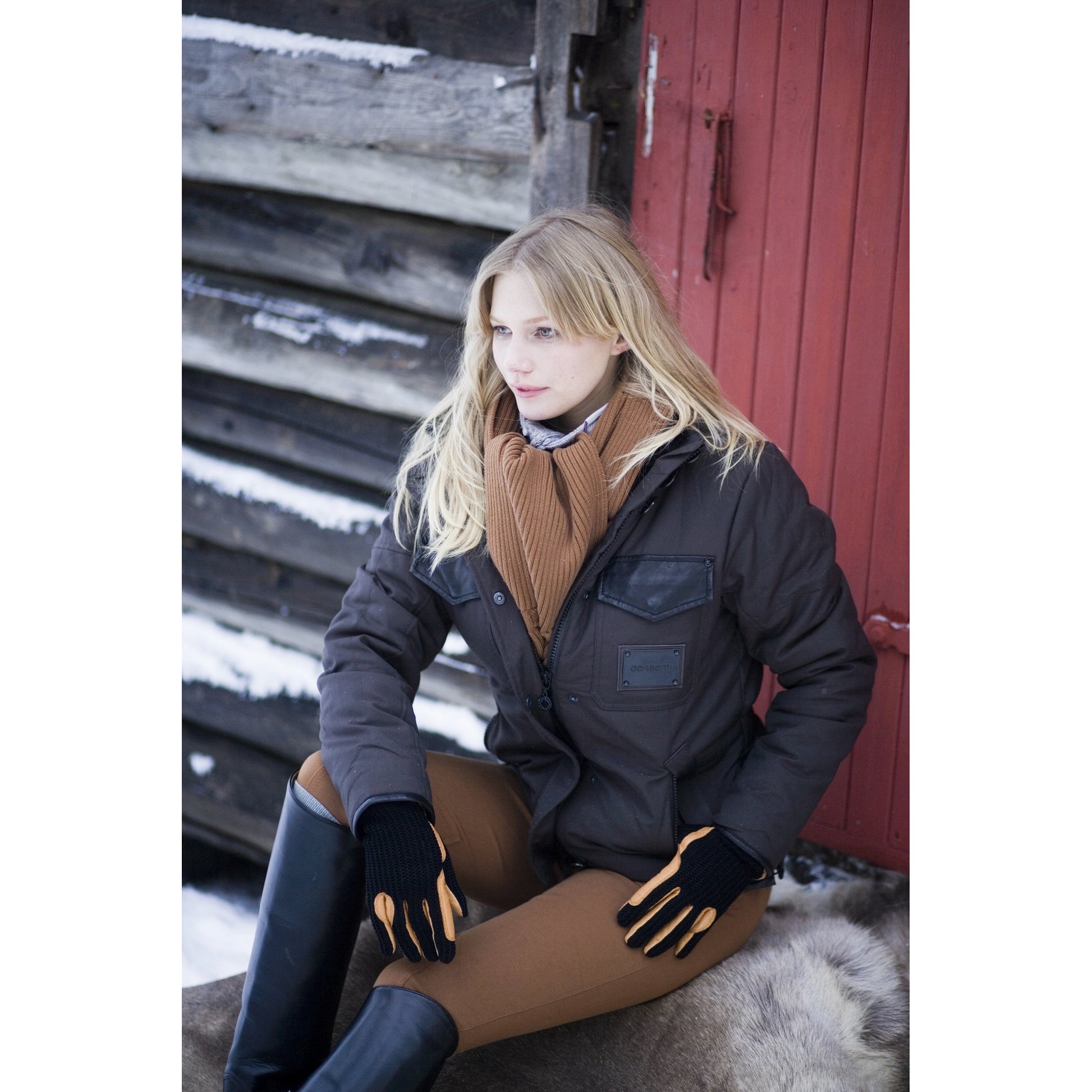 Gersemi Long Scarf