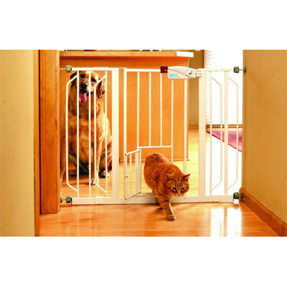 Carlson Extra Wide Walk-Thru Gate With Pet Door